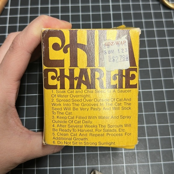 Vintage Chia Charlie One Standing Terracotta Cat Feline 1980s Collectible Plant - Picture 4 of 9